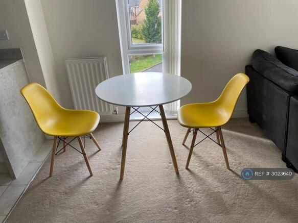 2 bed Flat to rent Image 5