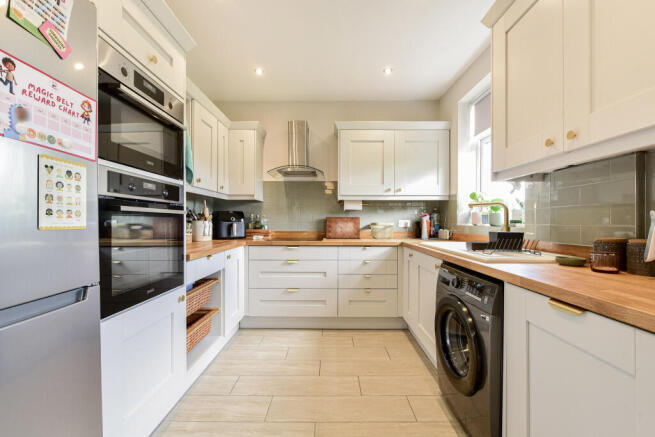 4 bed Detached for sale Image 7