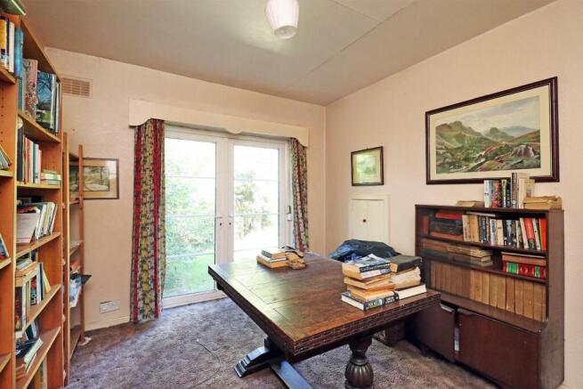 High Elm Drive, Hale Barns photo 3
