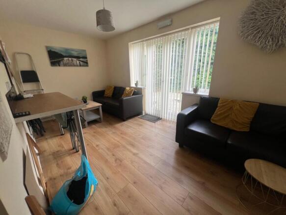 5 bed Semi-Detached for sale Image 4