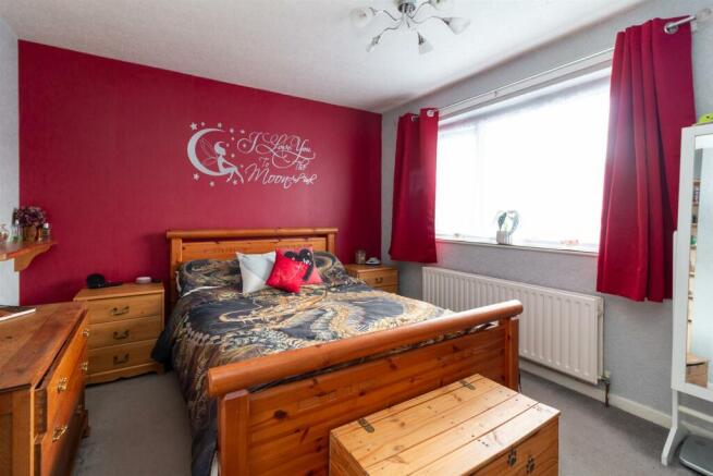 bedroom1.jpg