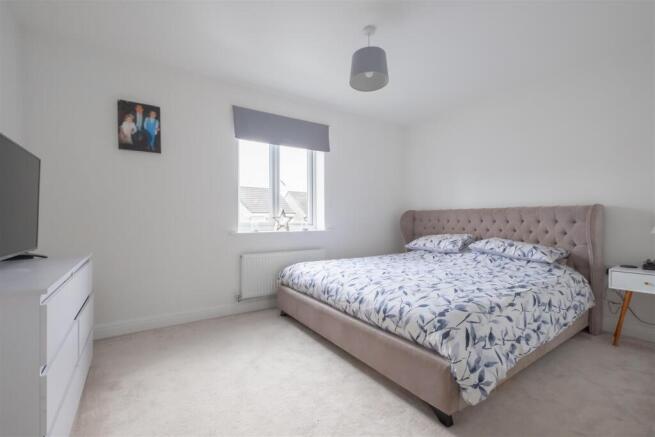 4 bed Detached for sale Image 12