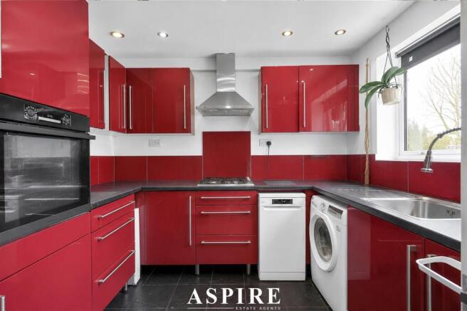 Pendle Drive, Basildon photo 4