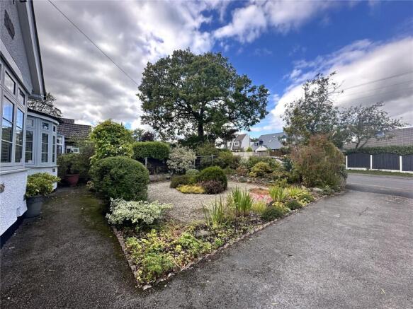 3 bed Bungalow to rent Image 9