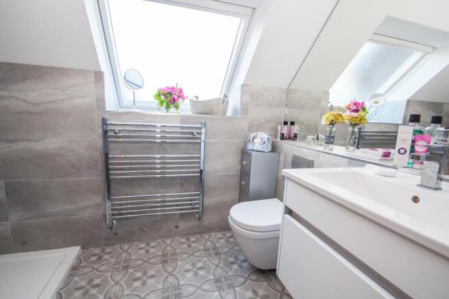 EN SUITE