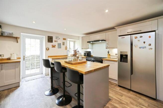 4 bed Barn Conversion for sale Image 7
