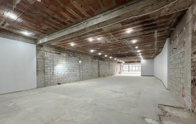 retailunitforrent_altrincham_0000s_0000_Layer146