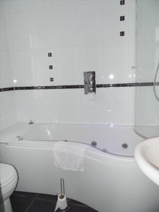 BATHROOM/W.C