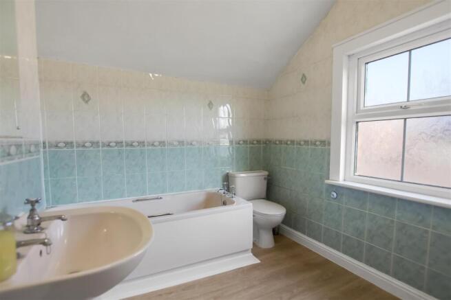 3 bed Semi-Detached for sale Image 11