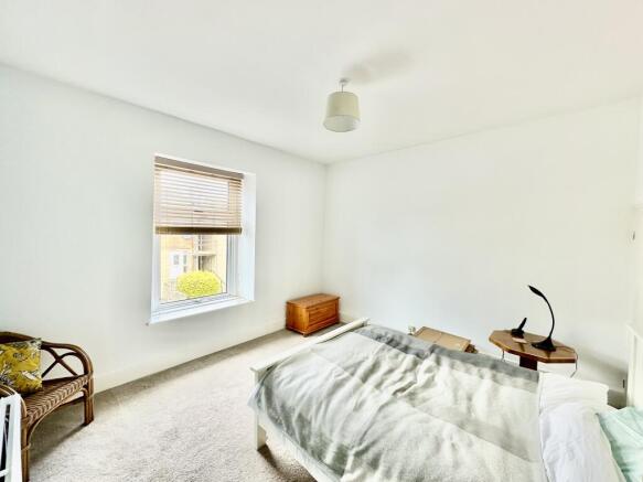 3 bed Terraced for sale Image 10