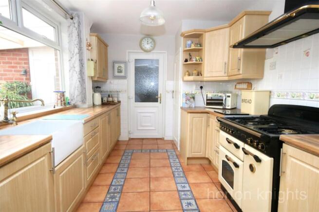 OPEN PLAN DINING KITCHEN