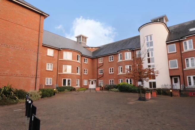 Quakers Court Apartments