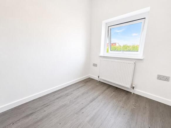 3 bed House to rent Image 10