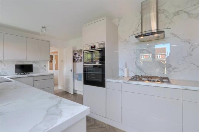 4 bed Detached for sale Image 6