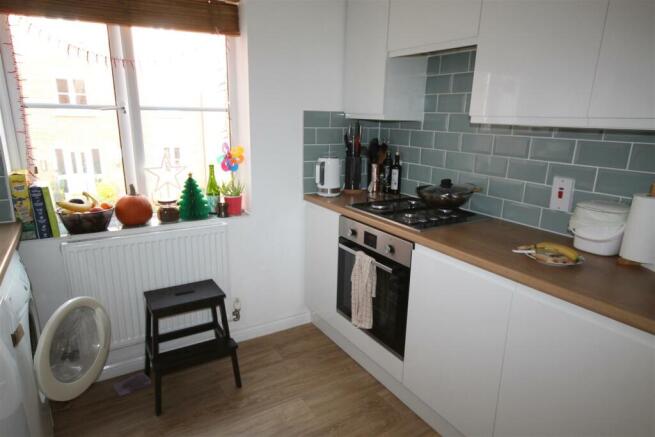 Kitchen 2.JPG