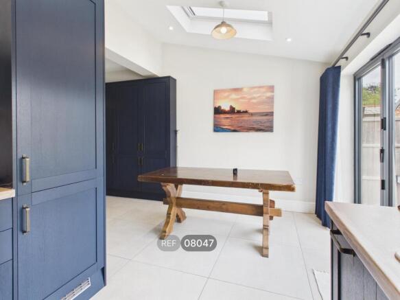 3 bed Semi-Detached to rent Image 10