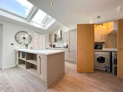 Thorne Crescent, Worsley, M28