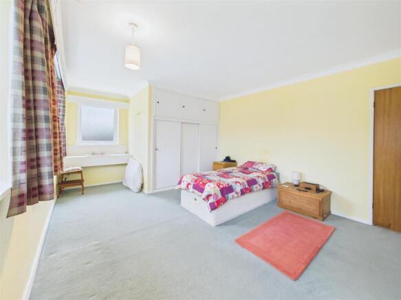 2 bed Flat for sale Image 8