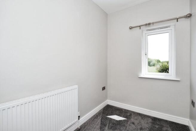 2 bed Terraced to rent Image 4