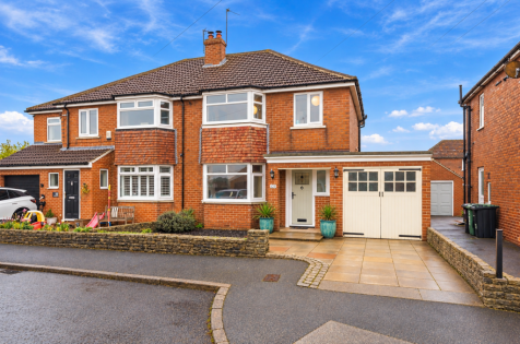 Lyndhurst Crescent, Scholes, Leeds, LS15 4BR