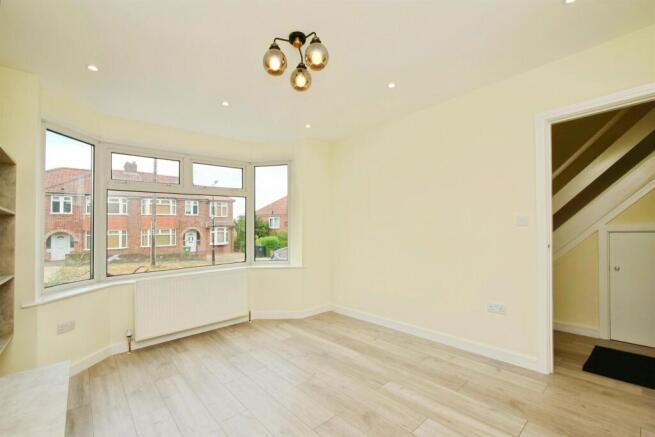 3 bed Semi-Detached for sale Image 3