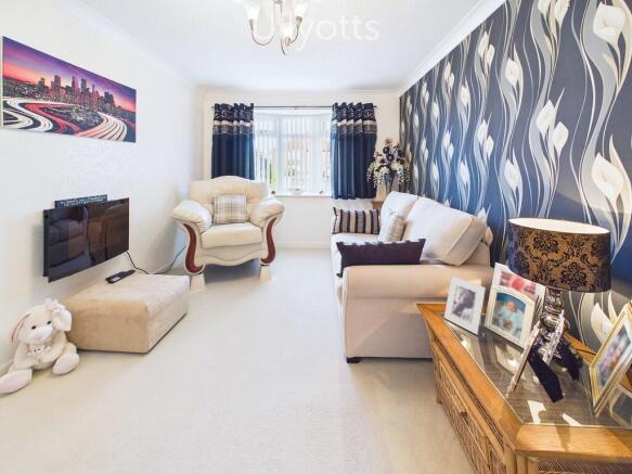 4 bed Detached Bungalow for sale Image 8