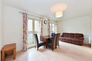 5, 69a Frederick Court, Fulham High Street, London SW6 3JY