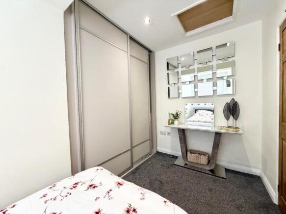 2 bed Terraced for sale Image 10