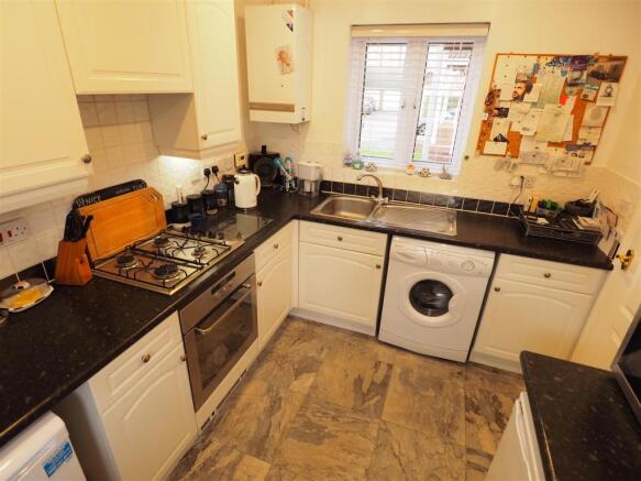 Modern Fitted Kitchen 241