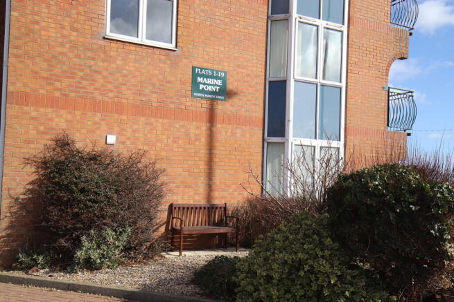 2 bed Ground Flat for sale Image 11
