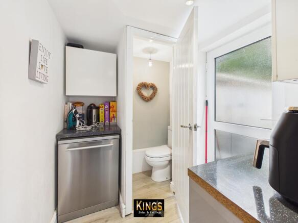 4 bed Semi-Detached for sale Image 5
