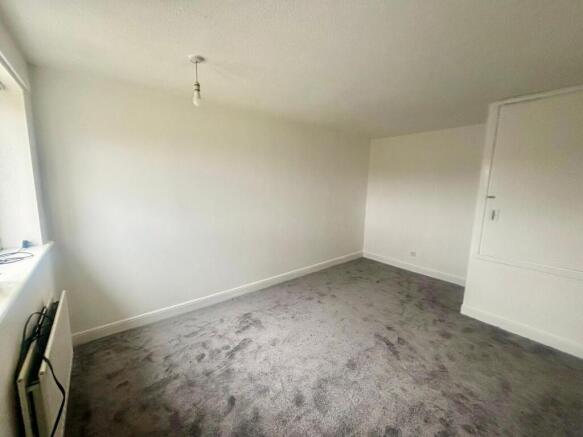3 bed Terraced to rent Image 8