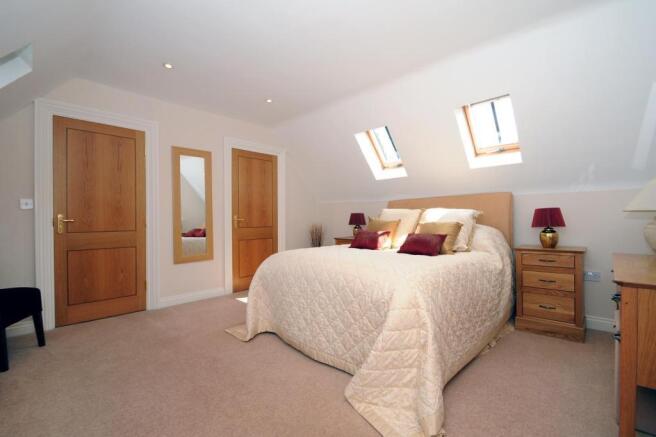Bedroom With En Suite and Walk In Wardrobe