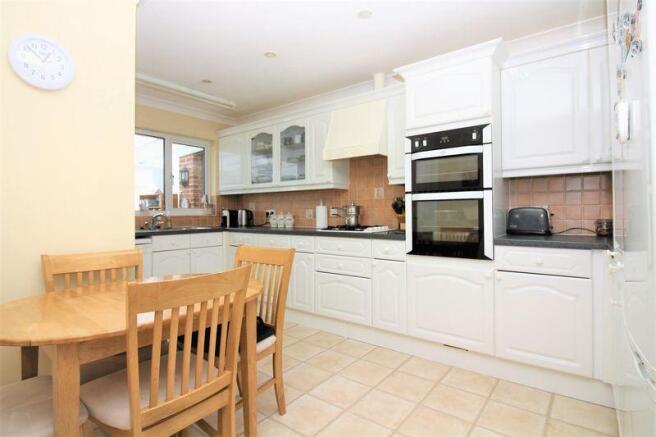 Kitchen / Brea...