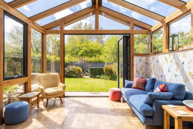 4 bed Detached for sale Image 7
