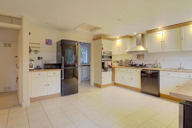 Kitchen/Utility Room