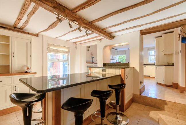 8414492-interior05.jpg