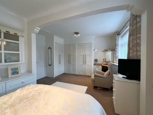 bedroom towards dresiing area.jpg