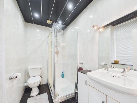 3 bed Terraced for sale Image 11