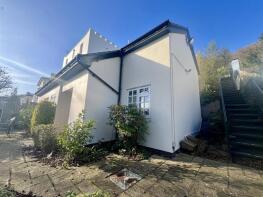 Flat 3, 46 Oriel House, Worcester Road, Malvern WR14 4AA