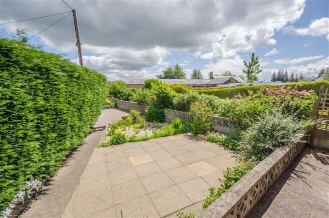 FRONT GARDEN