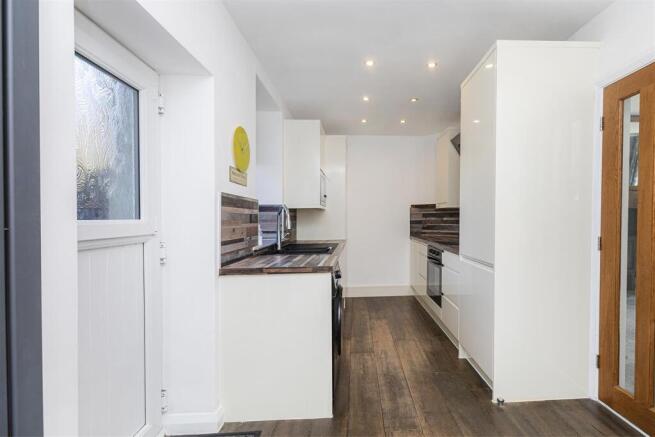3 bed Terraced for sale Image 12