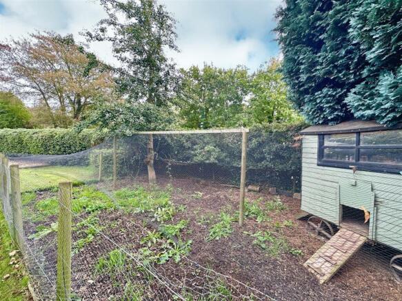 garden enclosure.jpg
