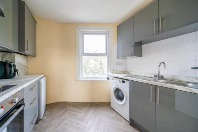 2A Barmouth Road 7