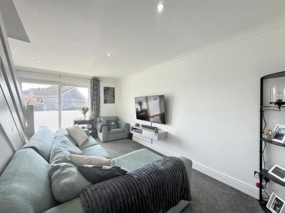 Butler Close 6 - Lounge FP.jpg