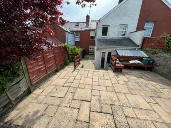 5 Porthkerry-Garden 