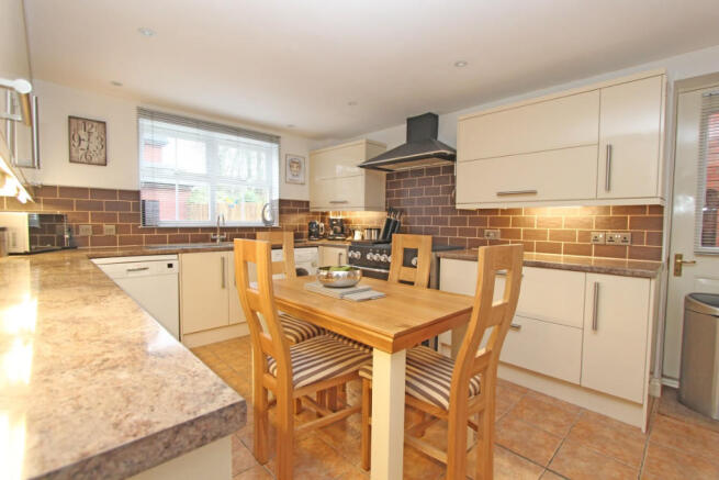 Kitchen/Breakfast