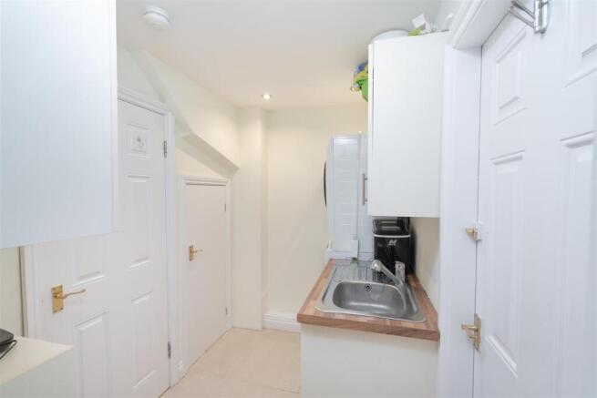 3 bed Terraced for sale Image 6