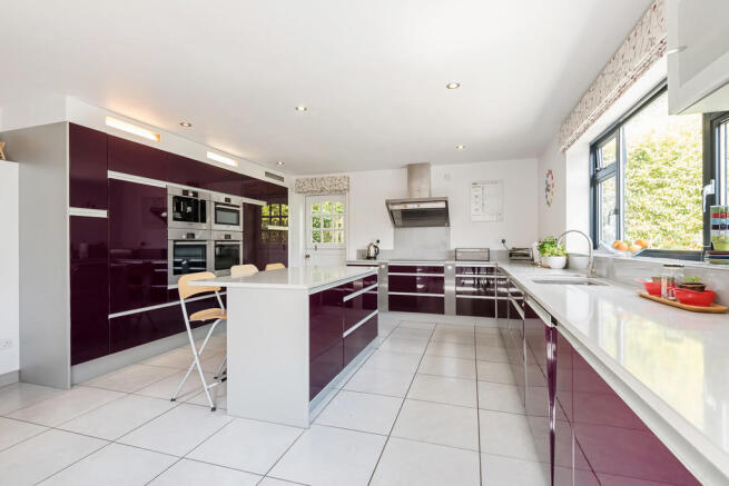 Kitchen/Breakfast...