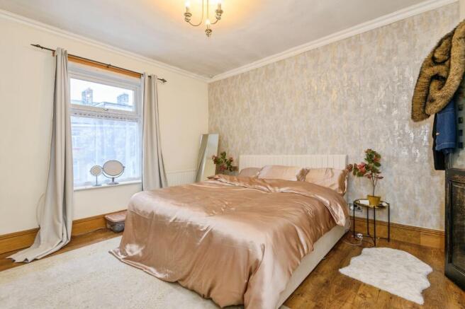 4 bed Terraced for sale Image 10